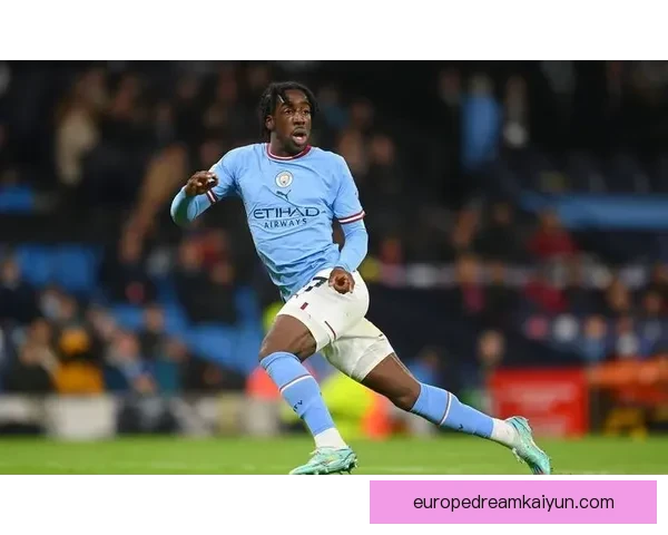 埃斯转会策略解析：俱乐部在市场中的竞争力增强与未来趋势判断